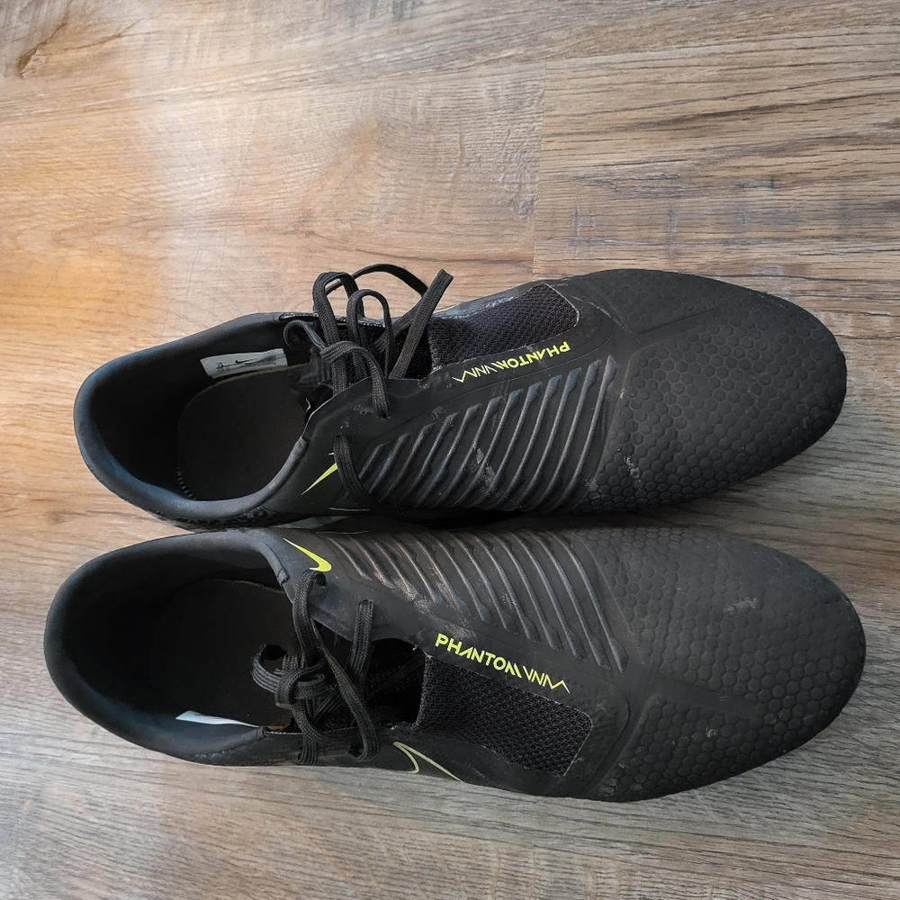 Nike Phantom Venom Soccer Cleats